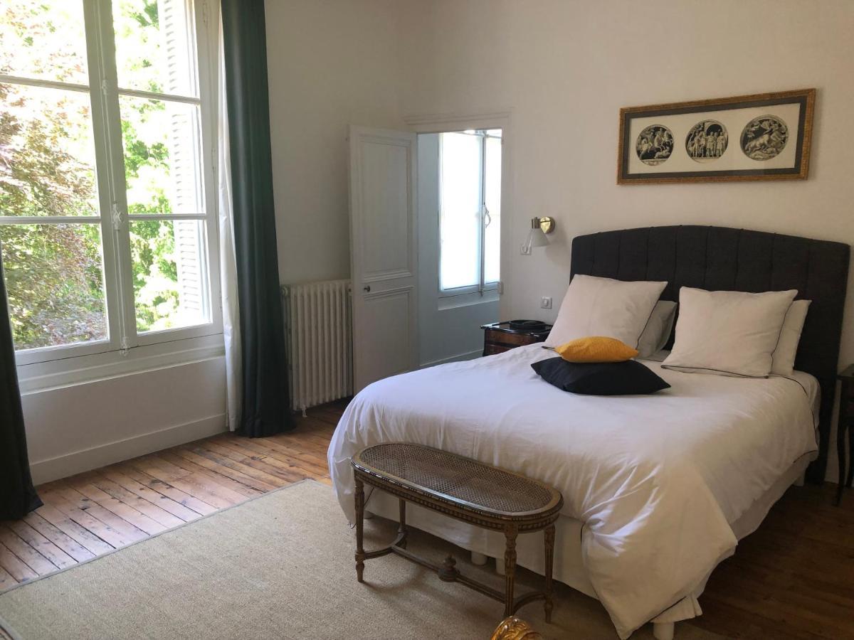 La Grande Carree Bed and Breakfast Saint-Cyr-sur-Loire Δωμάτιο φωτογραφία