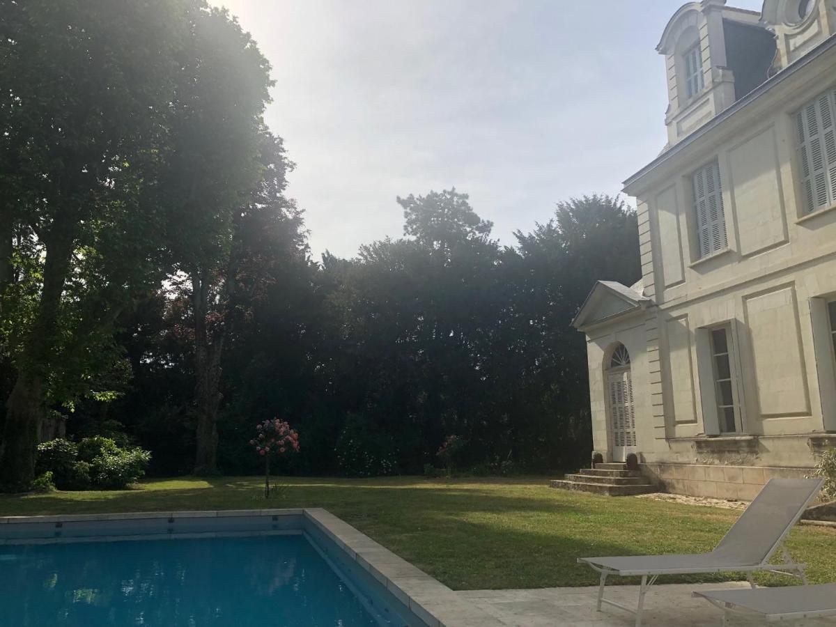 La Grande Carree Bed and Breakfast Saint-Cyr-sur-Loire Εξωτερικό φωτογραφία
