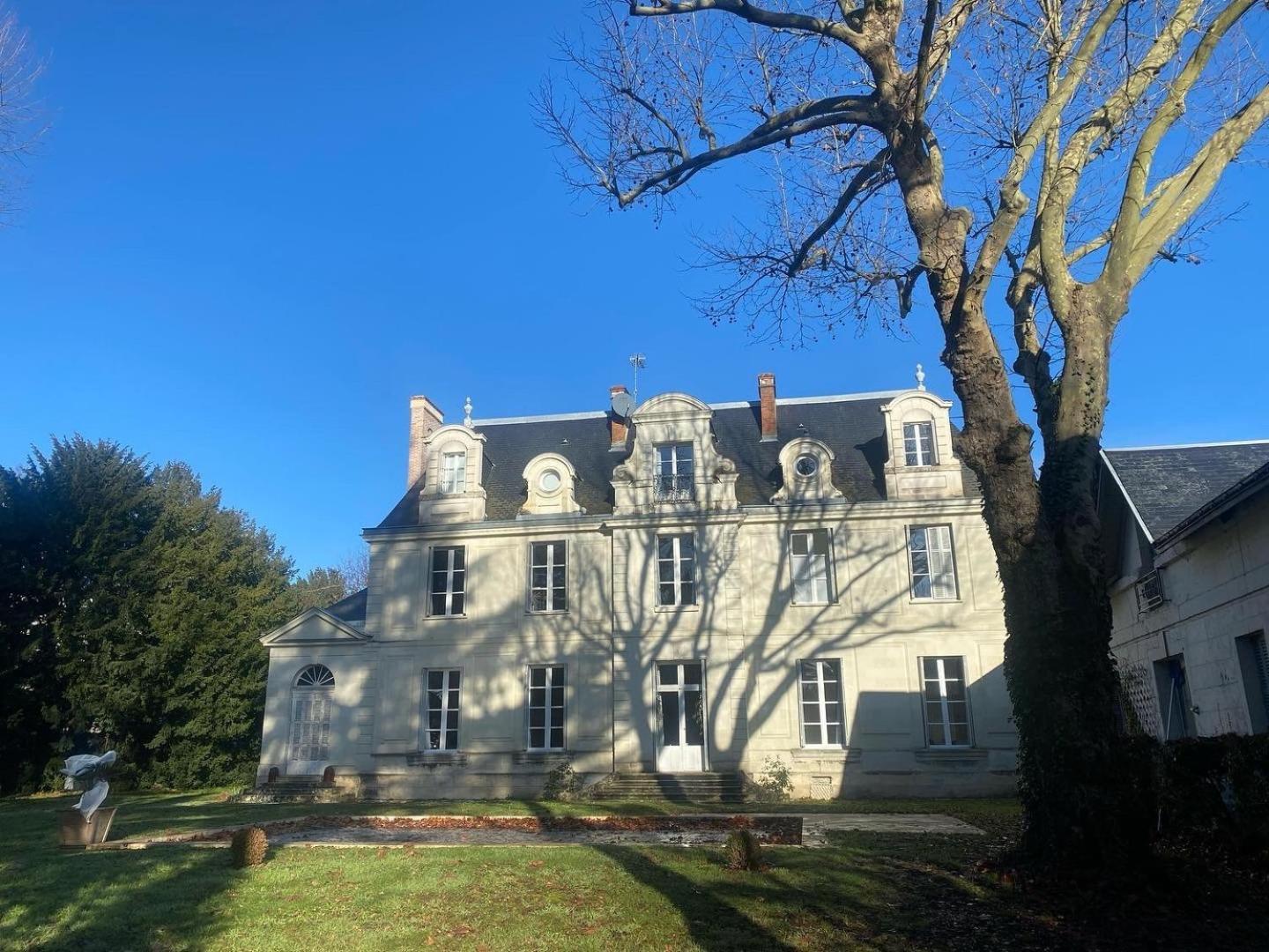 La Grande Carree Bed and Breakfast Saint-Cyr-sur-Loire Εξωτερικό φωτογραφία